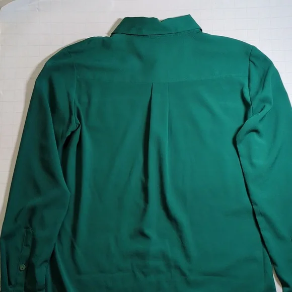 Green Apt 9 button down blouse - Picture 2 of 10